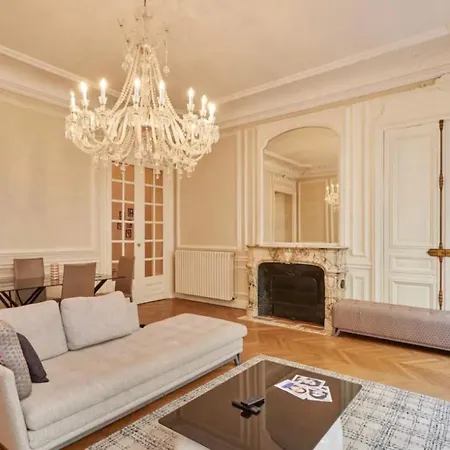 Glamorous Apartment, Excellent Location *