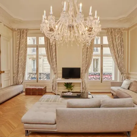 Apartment Glamorous Apartment, Excellent Location
