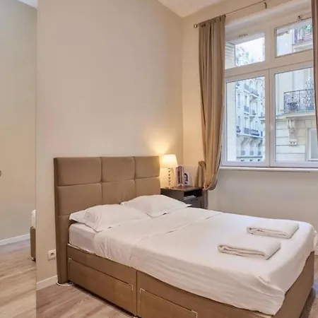 Glamorous Apartment, Excellent Location *