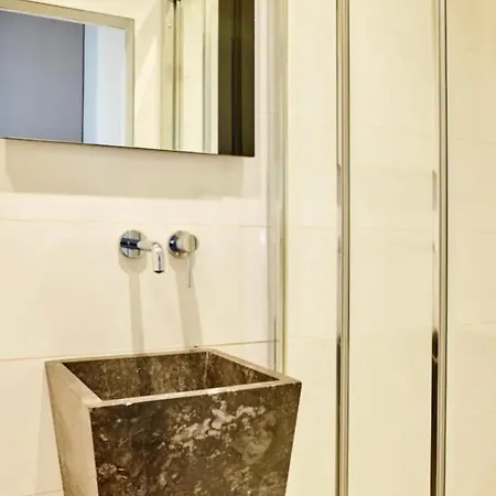 Glamorous Apartment, Excellent Location شقة باريس